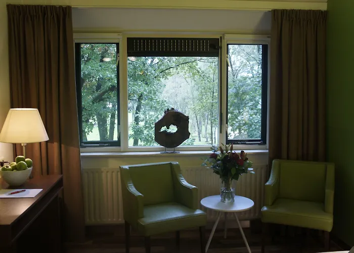 50|50 Belmont Hotell 3*